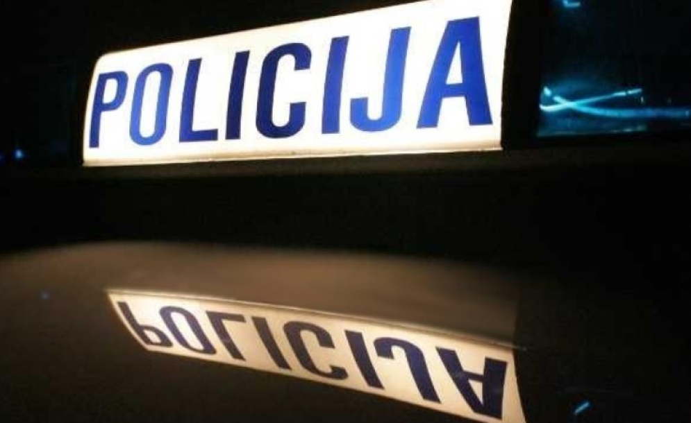 Nepoznati počinitelj išarao zgradu grafitima u Požegi