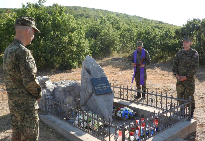 Hrvatska vojska odala počast poginulim pirotehničarima Marku Odžaku i Vladimiru Vincelju