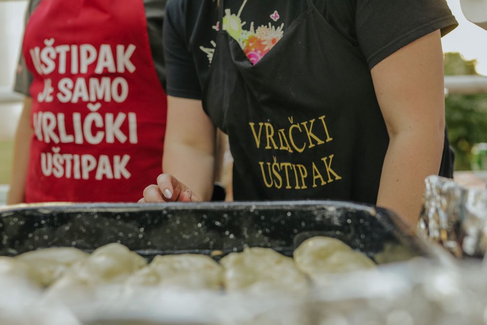 Dalmatinski dan na Vezovima: Klapa Partenca i Hrvatske ruže u večernjem programu