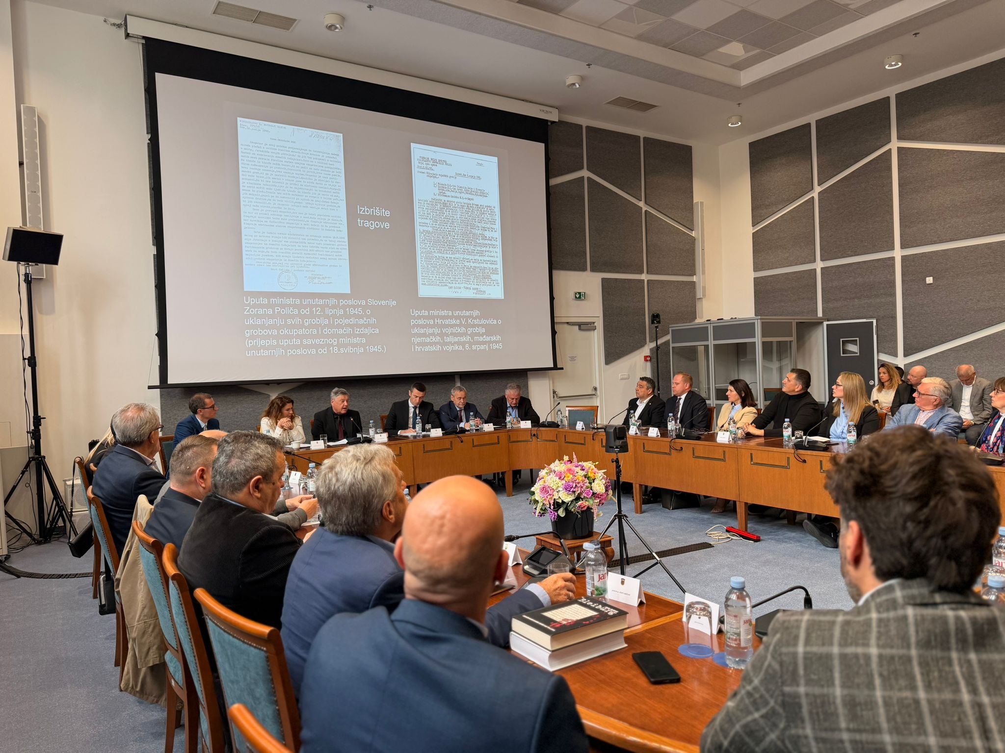 Okrugli stol u Saboru: Više od 750 masovnih grobišta u Sloveniji i dalje traži istinu