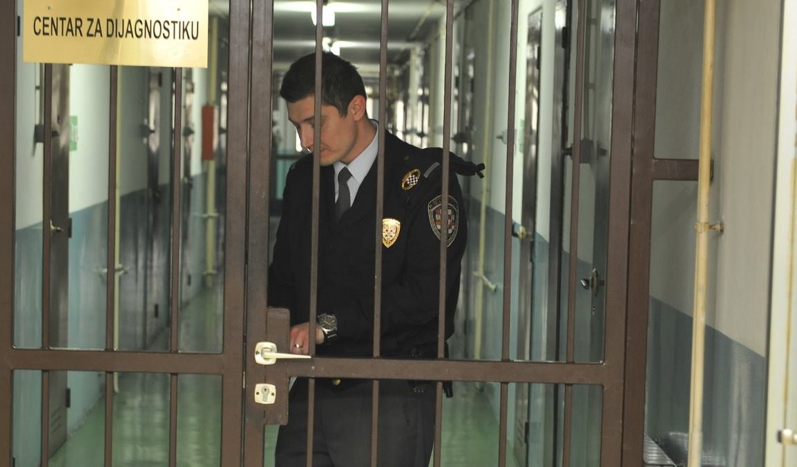 Vozio pijan bez vozačke, sud mu oduzeo automobil