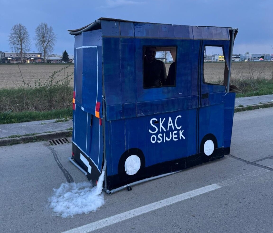 KAD BI IMALI KOMBI: Vozili bismo njime tolike ražarene za djela ljubavi po svojoj Slavoniji!