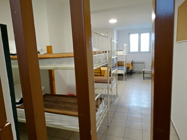 Zatvori puni kao špica, država odgovara – još kvadrata, još kreveta