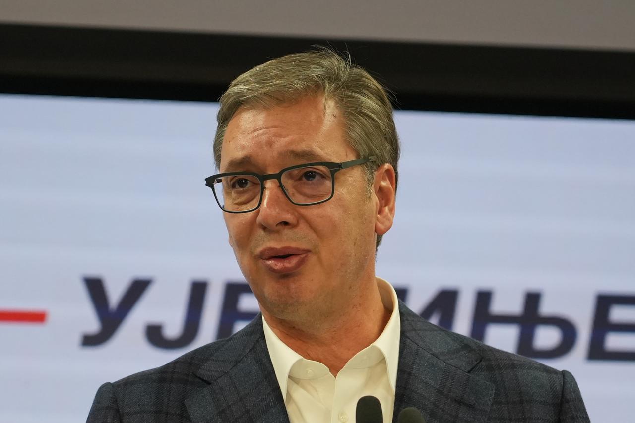 Vučić tvrdi da neće bježati: „Neka mi sude…”