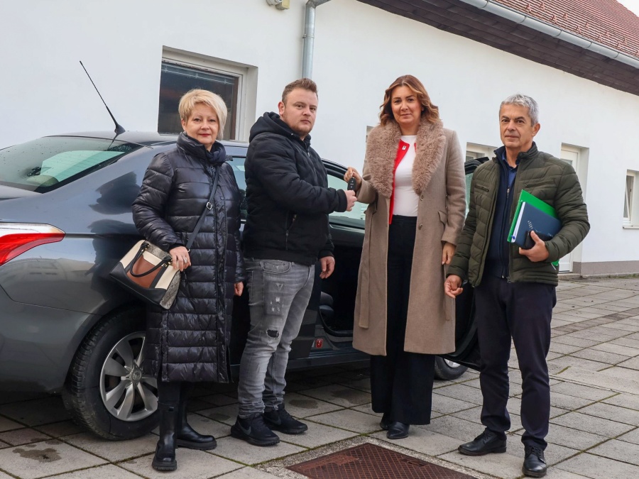 Županija ustupila vozilo mobilnom timu Braniteljskog centra
