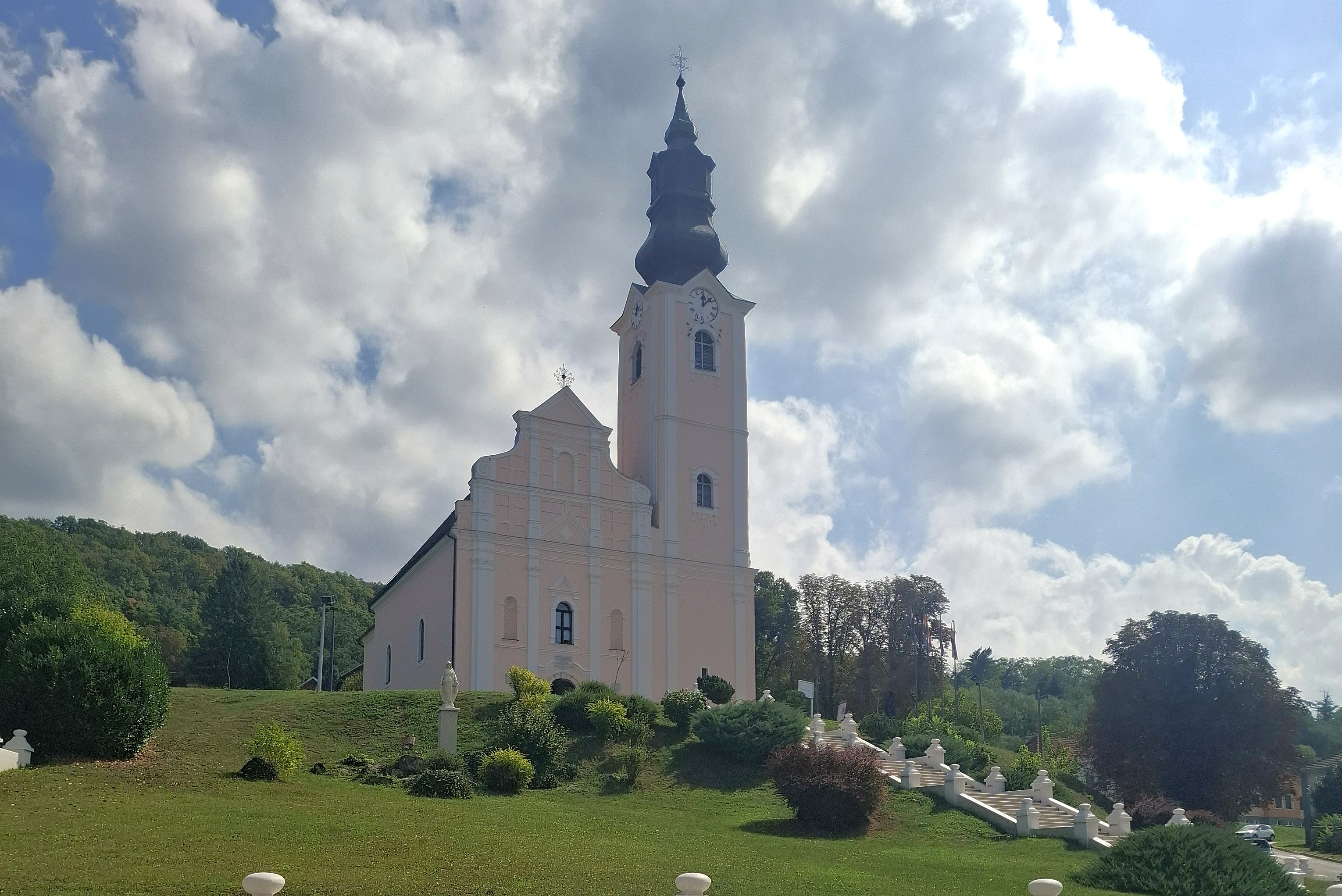 PAKRAC U ČAST VELIKOJ GOSPI: TRI DANA MOLITVE I SVEČANA PROCESIJA