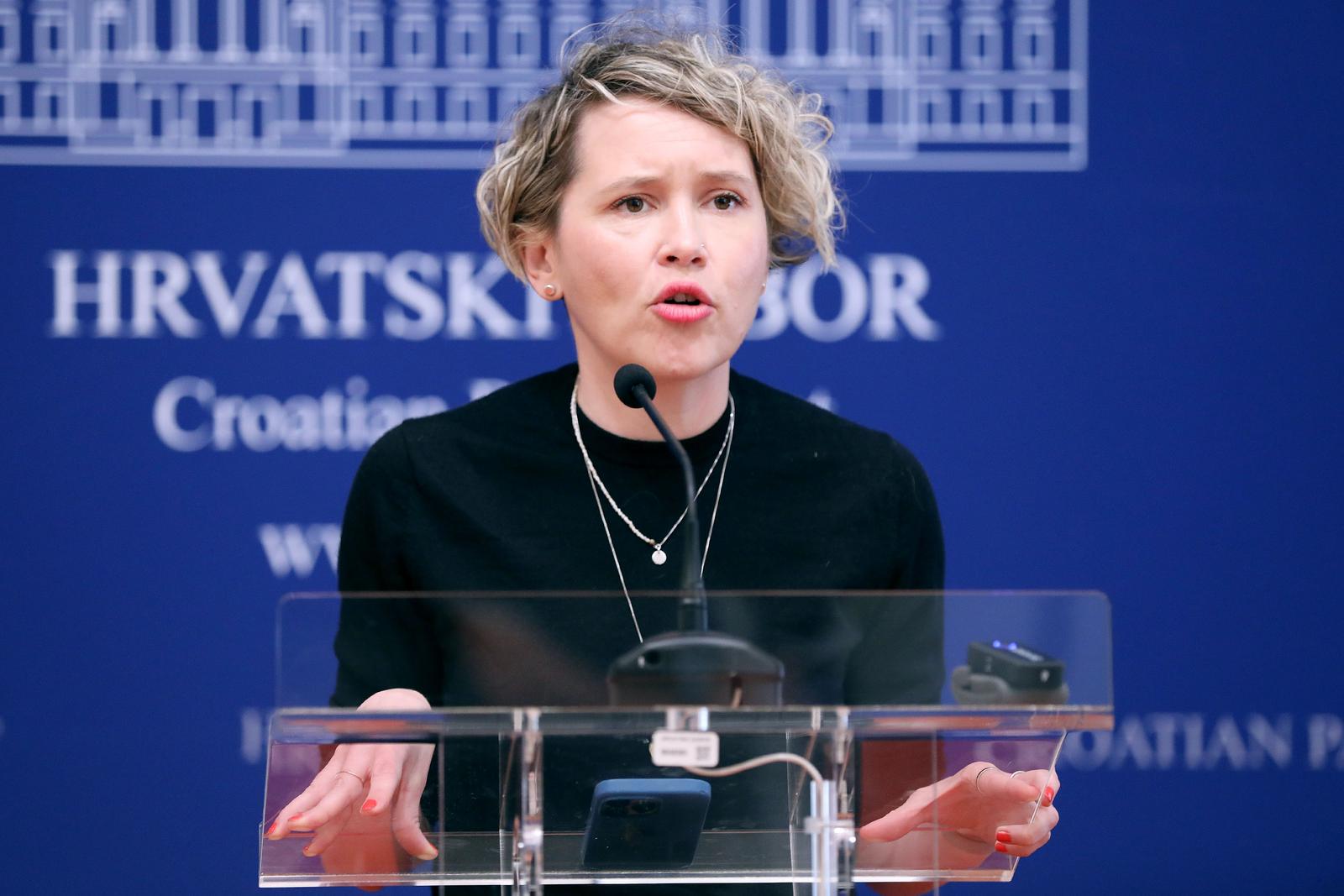 HDZ optužuje Ivanu Kekin za nezakonita predavanja u školama