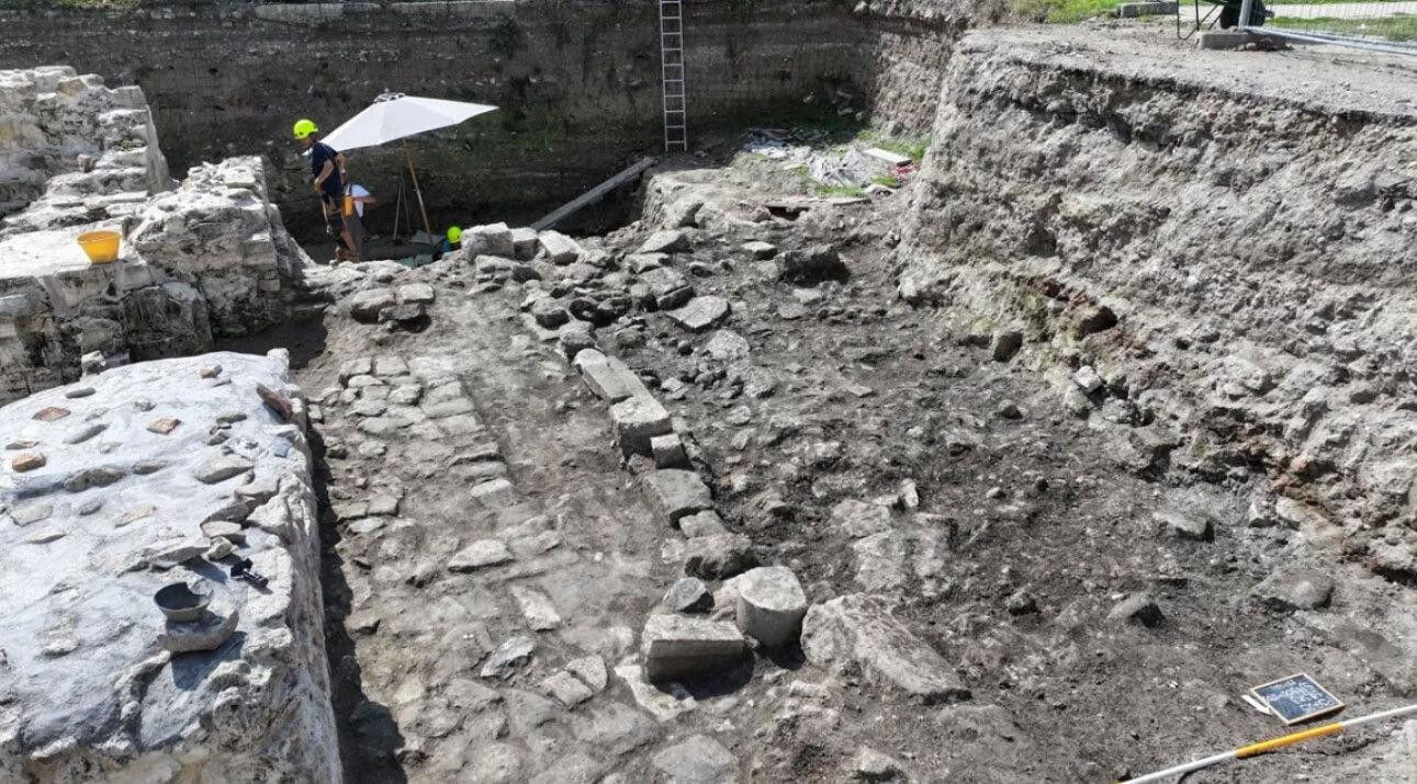 Najstarija očuvana drvena ograda križarskog groblja u Europi