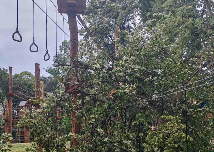 Oštećen Adrenalinski park Adica nakon oluje, zatvoren viseći poligon