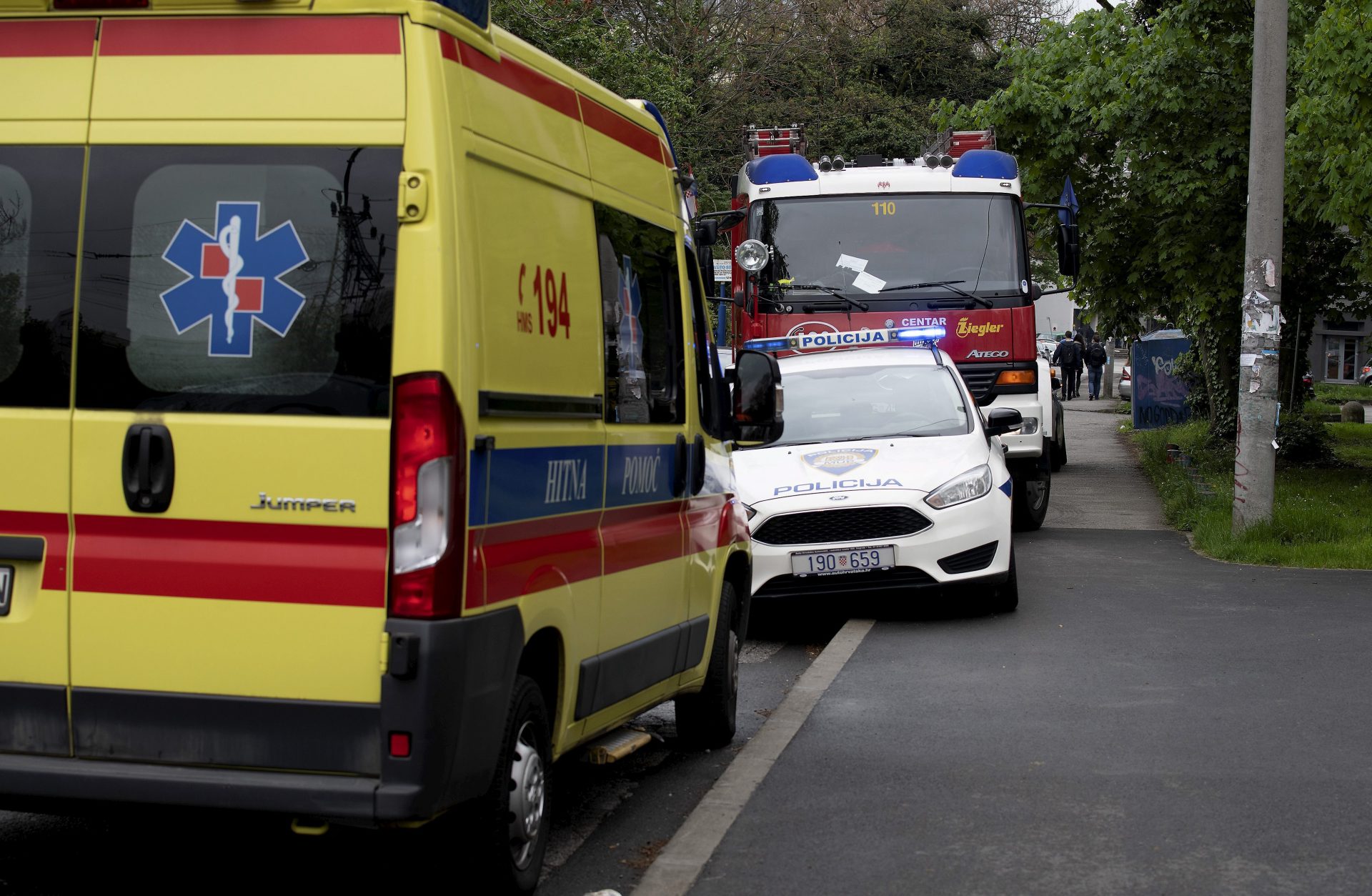 Stravična nesreća kod Pakraca: auto s petoro mladih se prevrnuo na krov