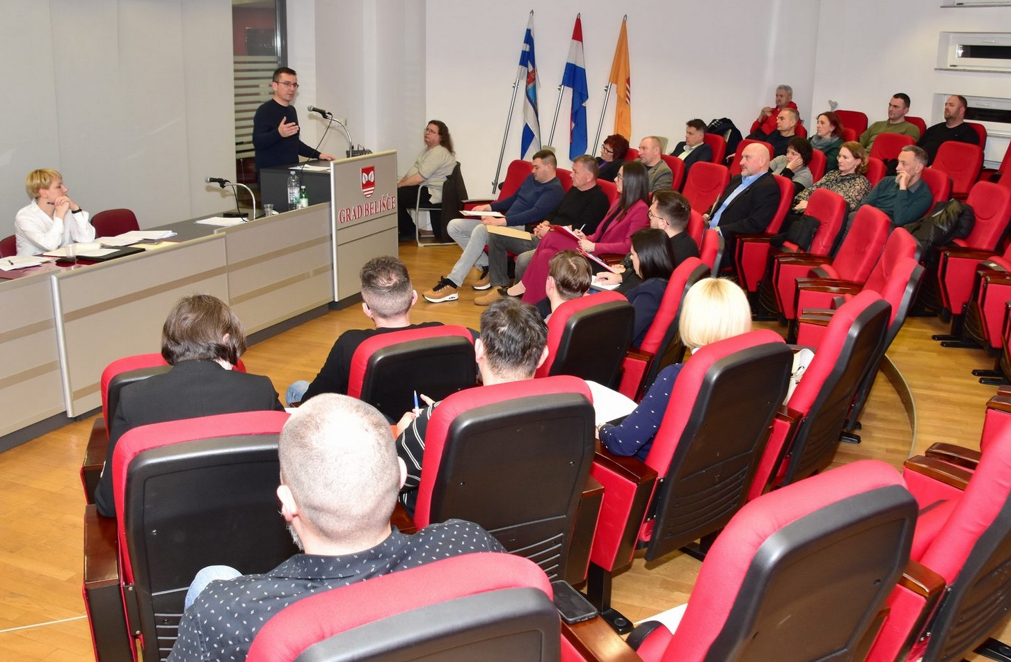 Građani Belišća traže zabranu odlaganja mulja na “Starom Valpovu”