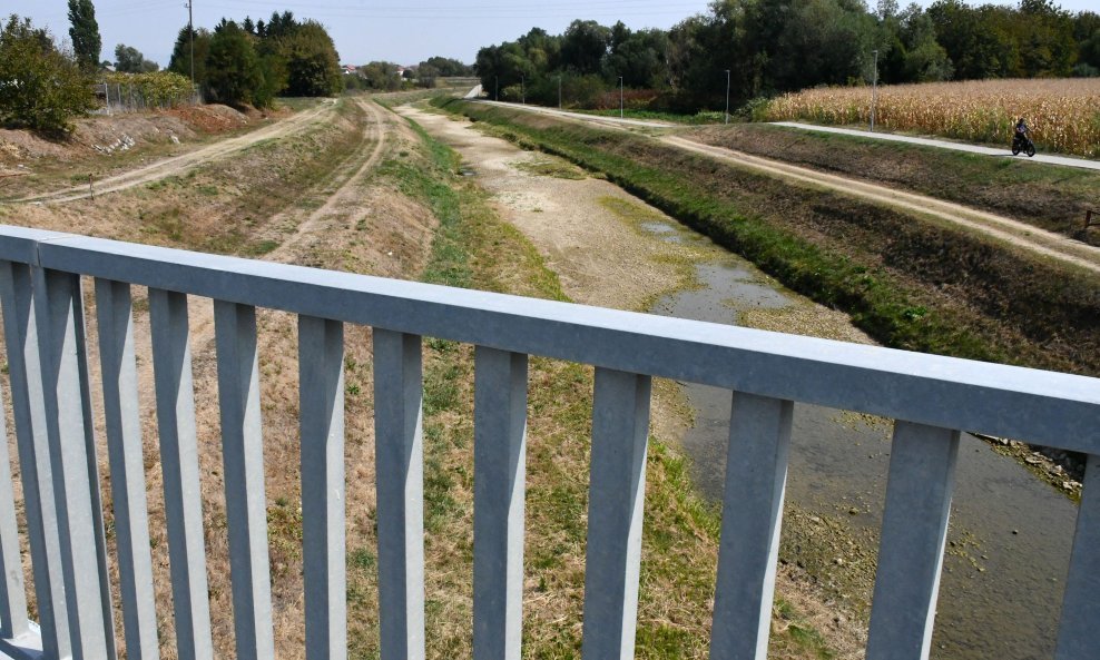 ORLJAVA NA RUBU NESTANKA: Za deset dana moglo bi ostati suho korito