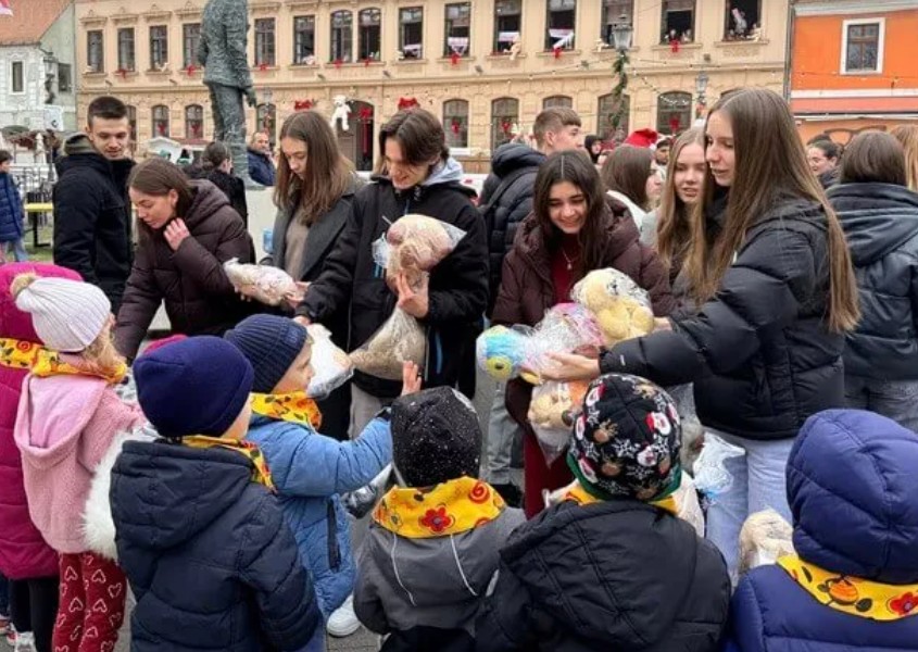 Plišane igračke kao poruka solidarnosti