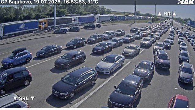 Sudar automobila i kamiona kod Slavonskog Broda!