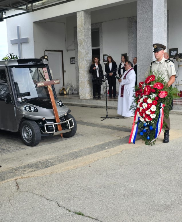 Posljednji oproštaj od Zorana Grgića u Slavonskom Brodu