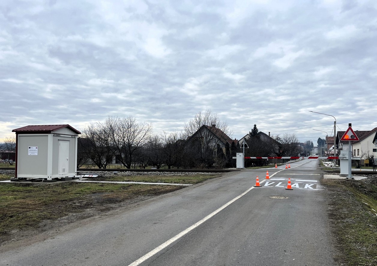 Modernizirani željezničko-cestovni prijelazi kod Požege pušteni u rad
