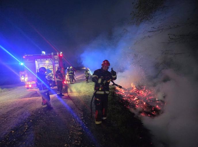 Velik požar kod Otoka: Požar otvorenog prostora ugašen za manje od sat vremena