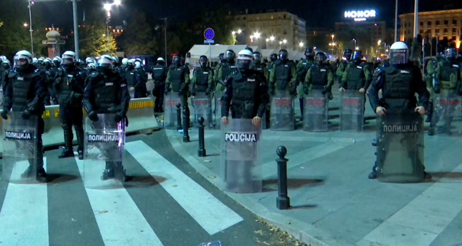 Podrška Dijani Hrki prerasla u sukob: Vučićevi sljedbenici napali studente u Beogradu