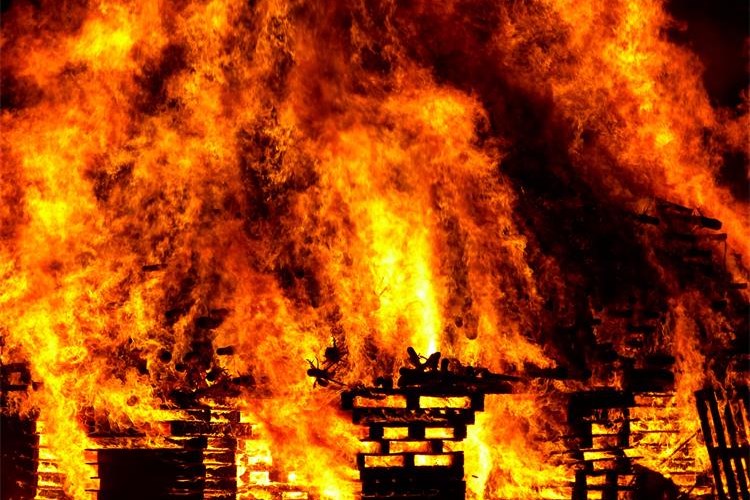 Pepeo iz peći izazvao požar na kući u Starim Jankovcima