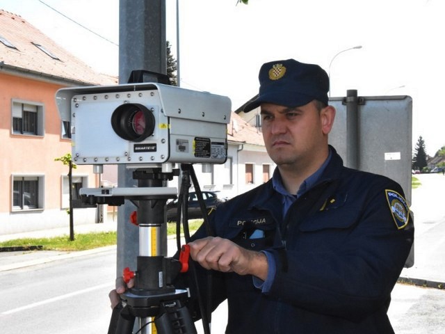 Kontrole brzine na cestama: Policija najavila akciju u Vukovarsko-srijemskoj i Brodsko-posavskoj županiji