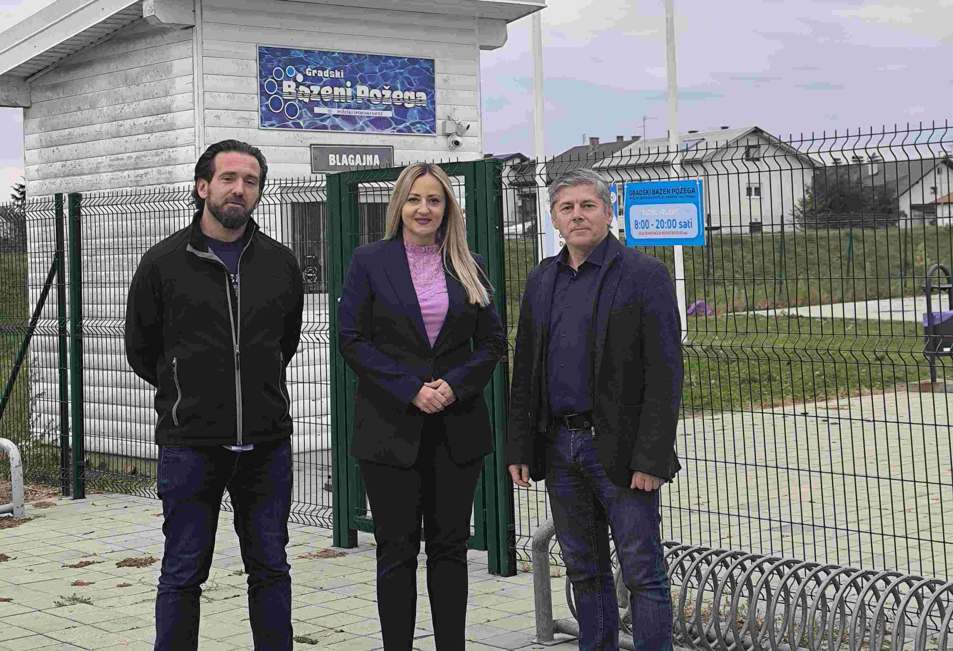 SDP Požega optužuje HDZ za neodgovornost: Požeški bazeni rade bez dozvole i ugrožavaju zdravlje djece