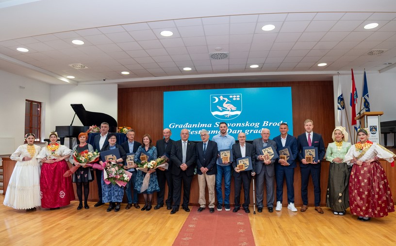 Objavljen javni poziv za dodjelu priznanja i nagrada Grada Slavonskog Broda
