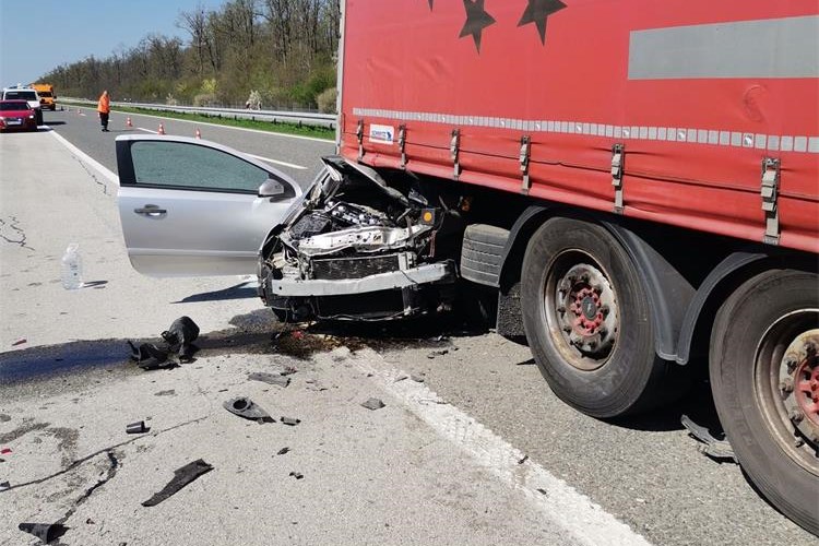 Sudar kod Spačvanske šume: jedna osoba poginula, druga teško ozlijeđena