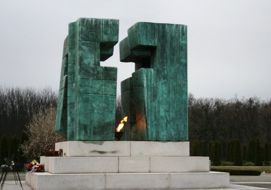 Najavljeni ispraćaji branitelja identificiranih iz masovnih grobnica u Vukovaru i na Petrovačkoj doli