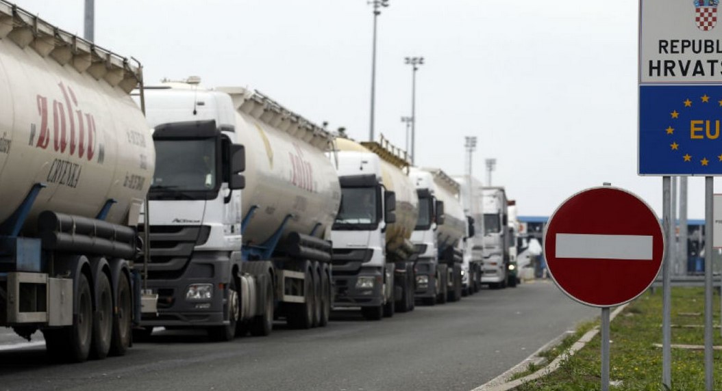 Vozači kamiona s Balkana blokiraju granice zbog novog EU sustava