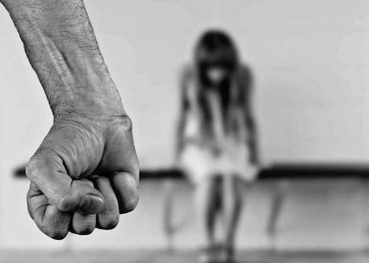 Petorica mladića osuđena zbog seksualnog zlostavljanja 14-godišnjakinje