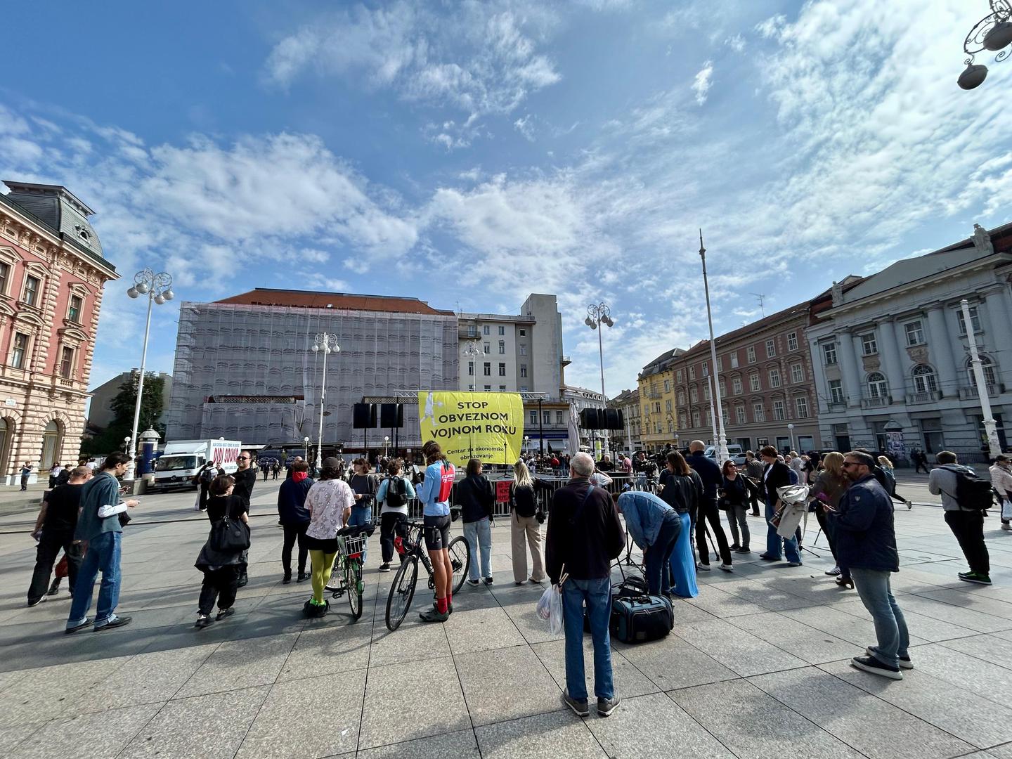 Prosvjed protiv obveznog vojnog roka doživio fijasko